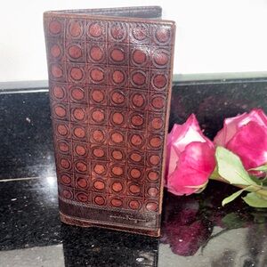 Salvatore Ferragamo Gancini Embossed Long Wallet Bifold Brown Authentic. In EUC